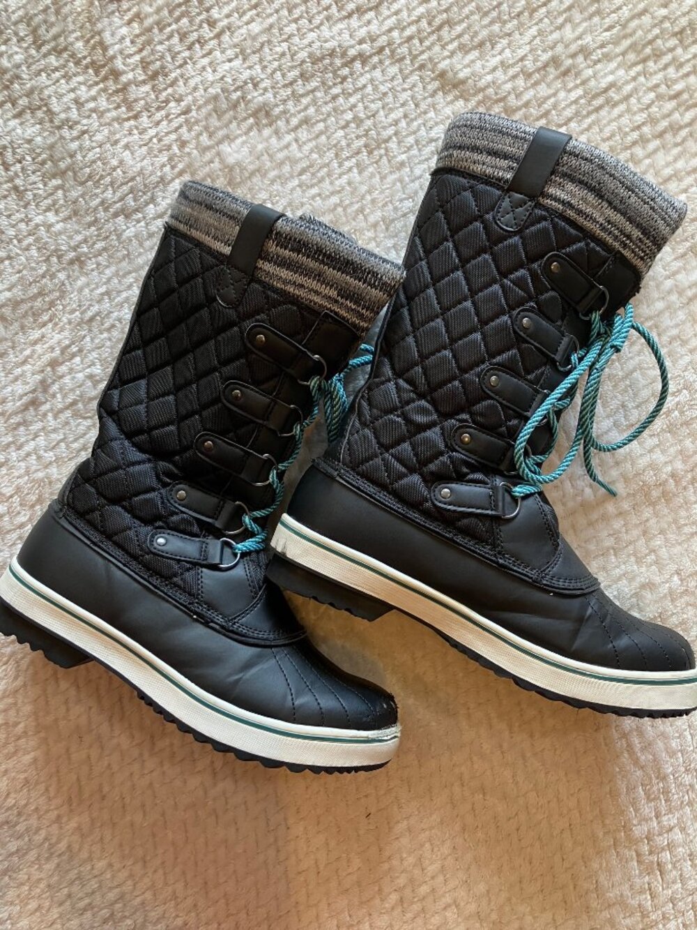 Totes Glenda Womens 9 Black Winter Snow Boots Lace Up Sweater Cuff Quilted